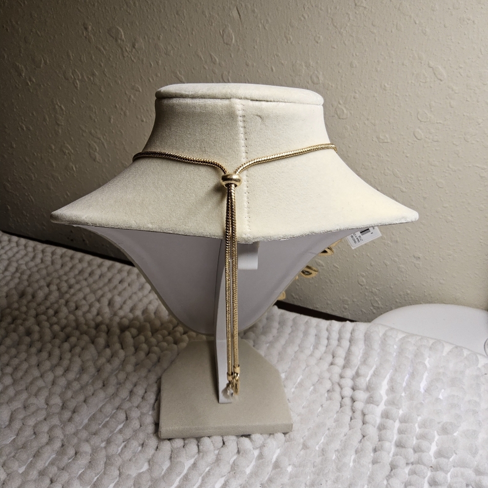 Flower Necklace - Picture 5 of 7